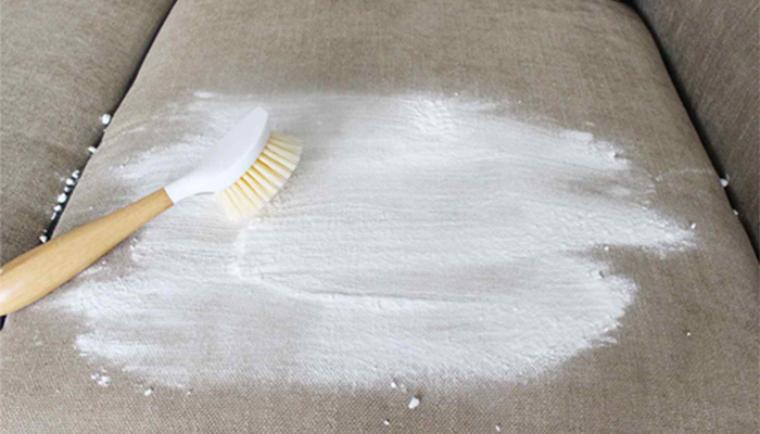 Cách vệ sinh ghế sofa vải bố bằng baking soda