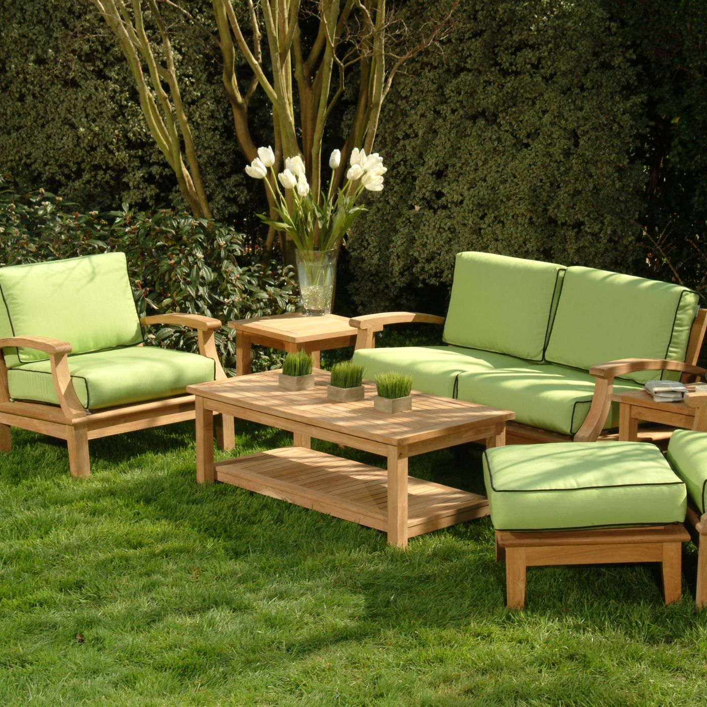 Sự khác nhau giữ loại sofa sân vườn ngoài trời và sofa phòng khách trong nhà