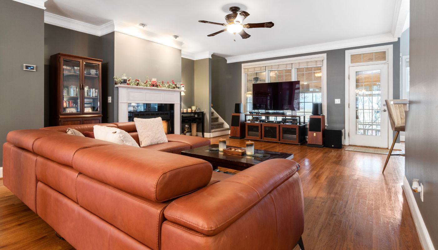Lưu ý quan trọng trước khi xử lý sofa da bị nứt, bị xước Lưu ý quan trọng trước khi xử lý sofa da bị nứt, bị xước